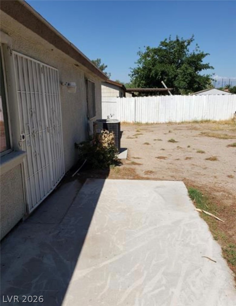 Photo 24 of 27, 3908 Montebello Avenue