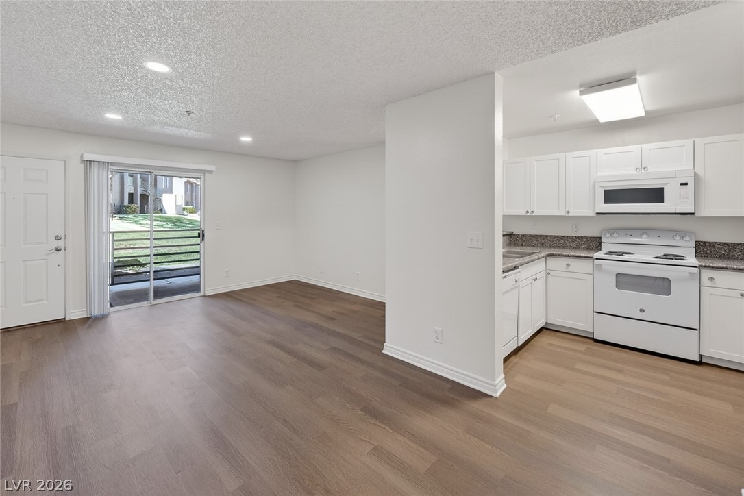 Photo 7 of 51, 2121 Blue Breeze Drive #106