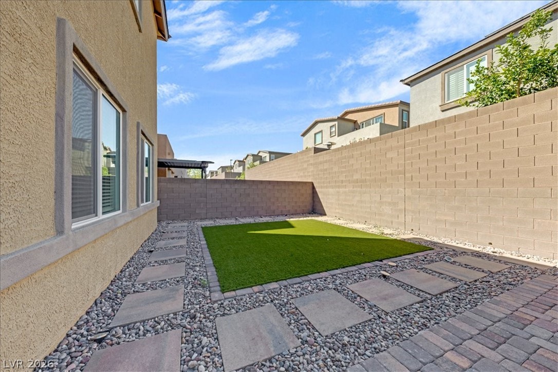 Photo 34 of 42, 299 Mount Tyndall Street