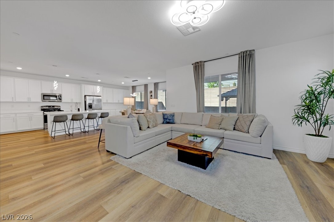 Photo 9 of 42, 299 Mount Tyndall Street