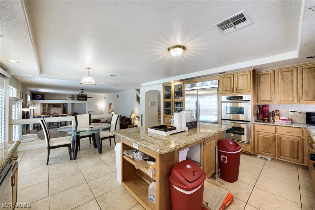 Photo 9 of 26, 6250 Pale Pavilion Avenue