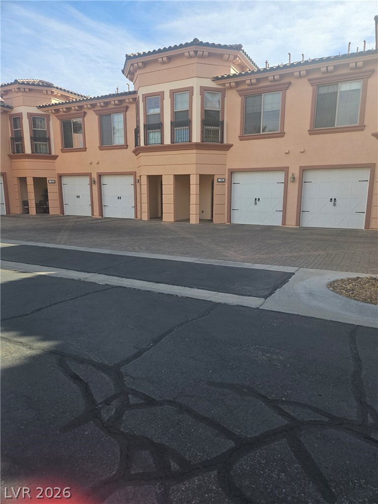 6 Via Vasari #104, Henderson 89011