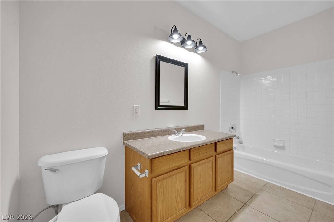 Photo 15 of 27, 2111 Hussium Hills Street #202