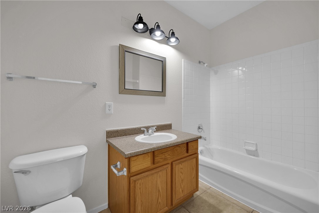 Photo 23 of 27, 2111 Hussium Hills Street #202