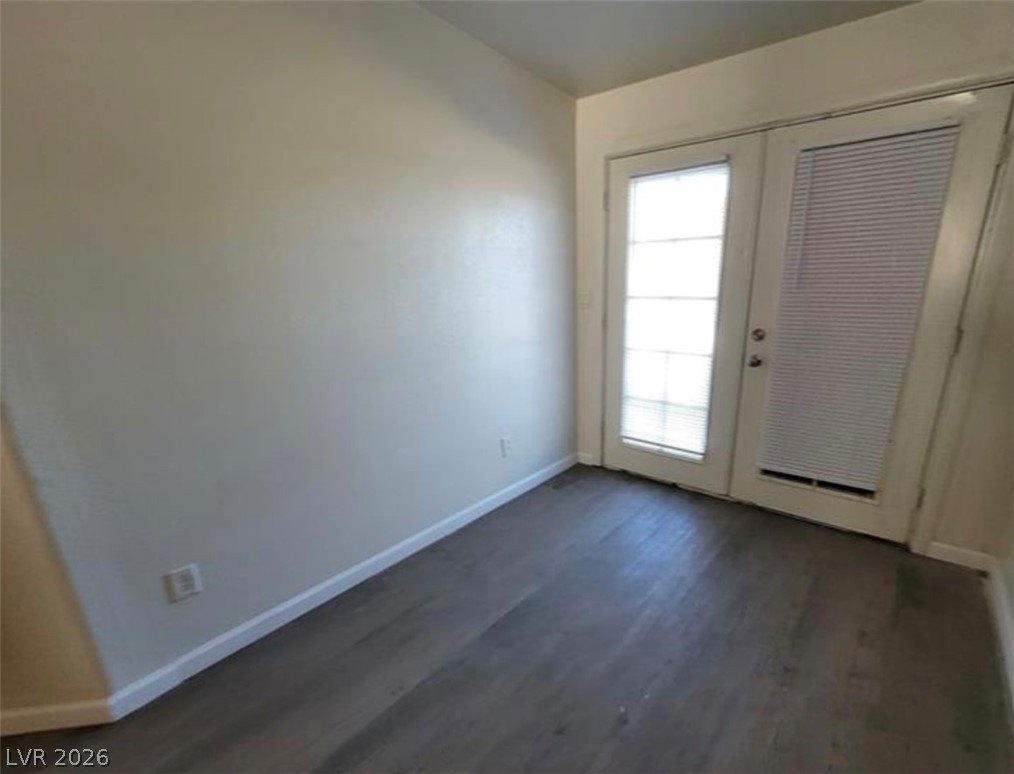Photo 6 of 13, 4928 E Monroe Avenue