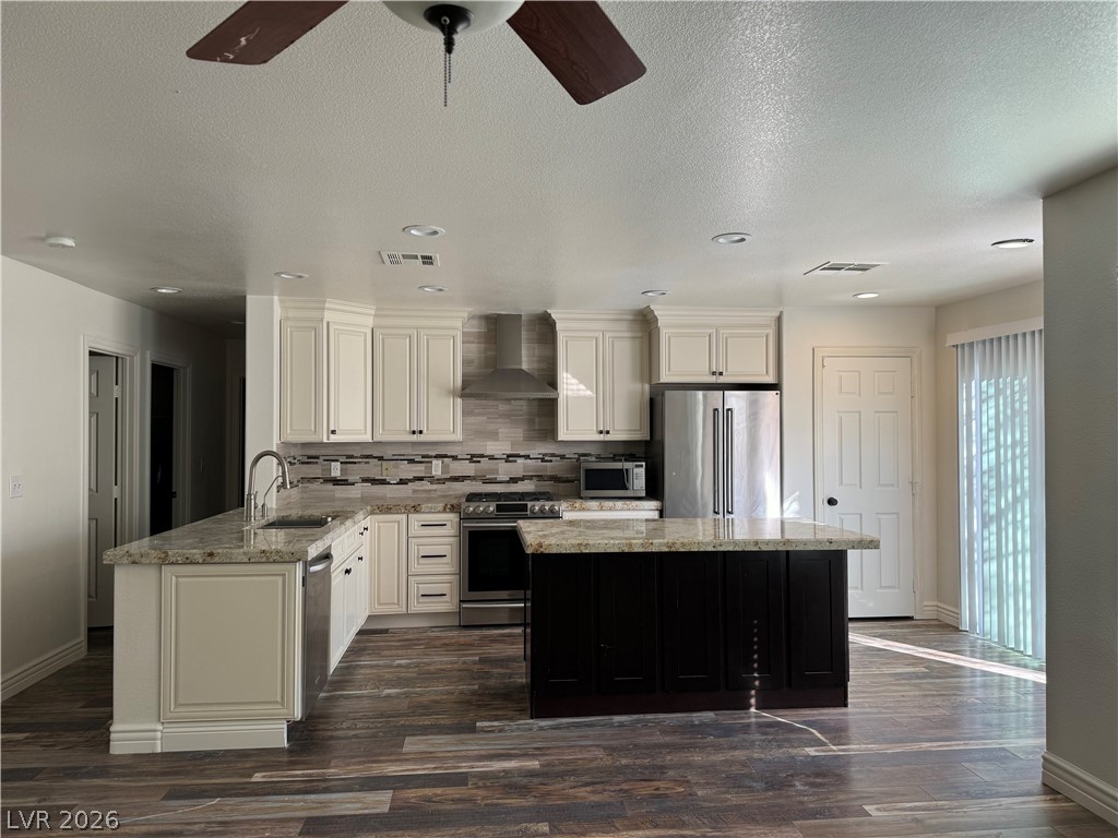 Photo 8 of 35, 10799 Flame Vine Court