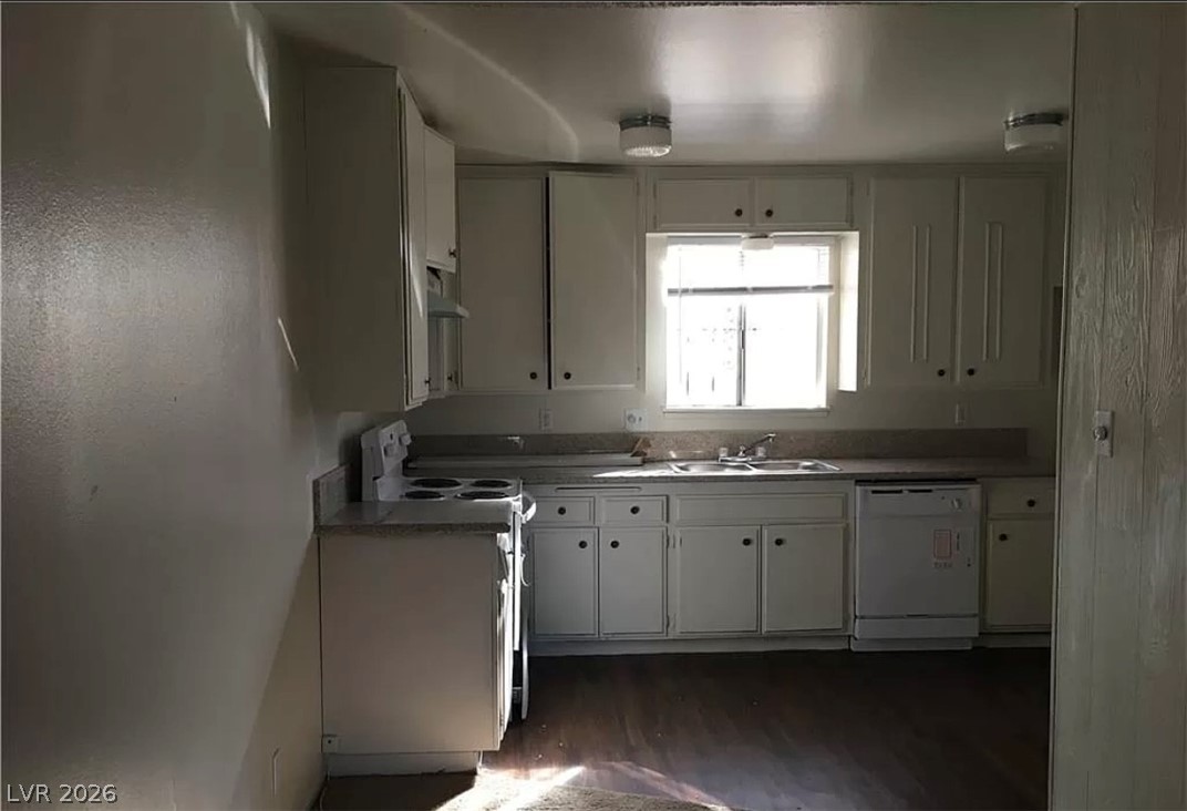 Photo 8 of 12, 146 Greenbriar Townhouse Way