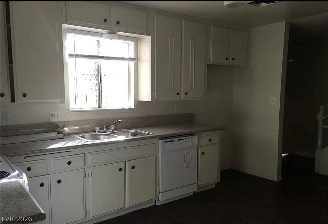 Photo 9 of 12, 146 Greenbriar Townhouse Way