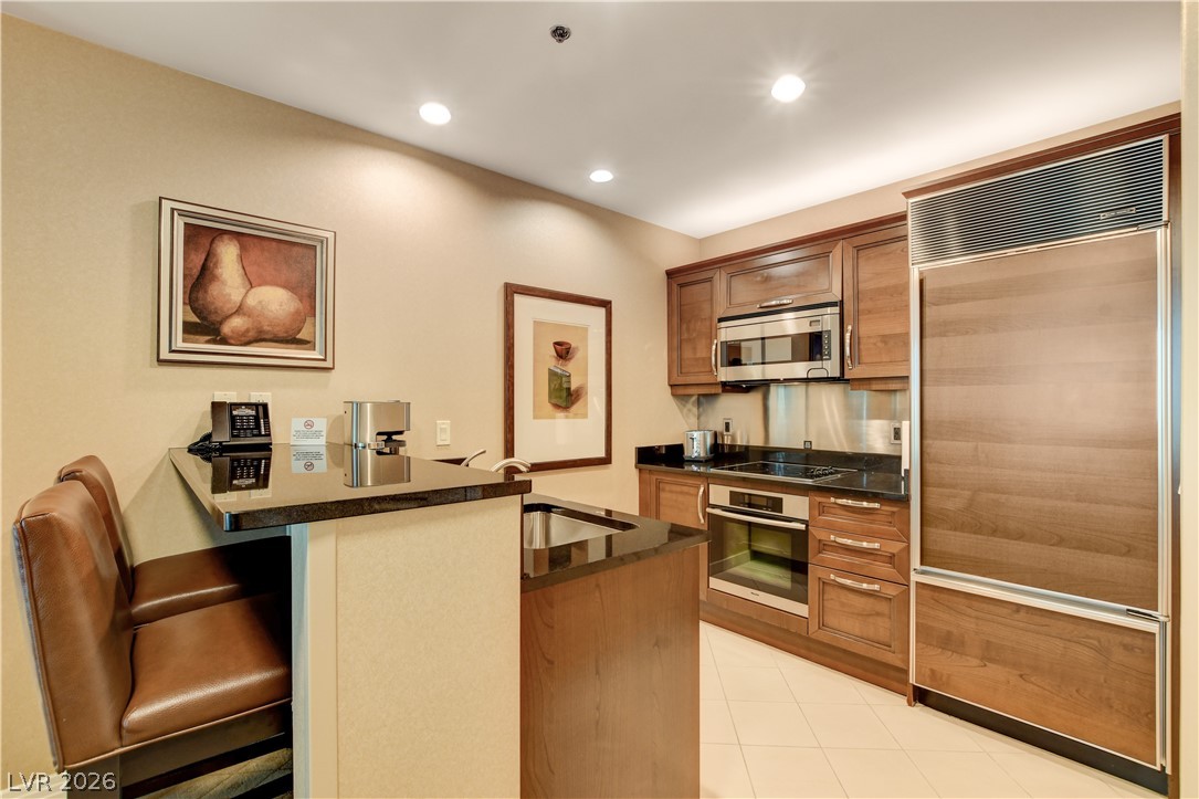Photo 12 of 43, 125 E Harmon Avenue #1214