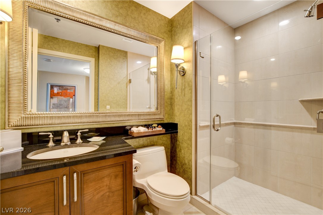 Photo 16 of 43, 125 E Harmon Avenue #1214