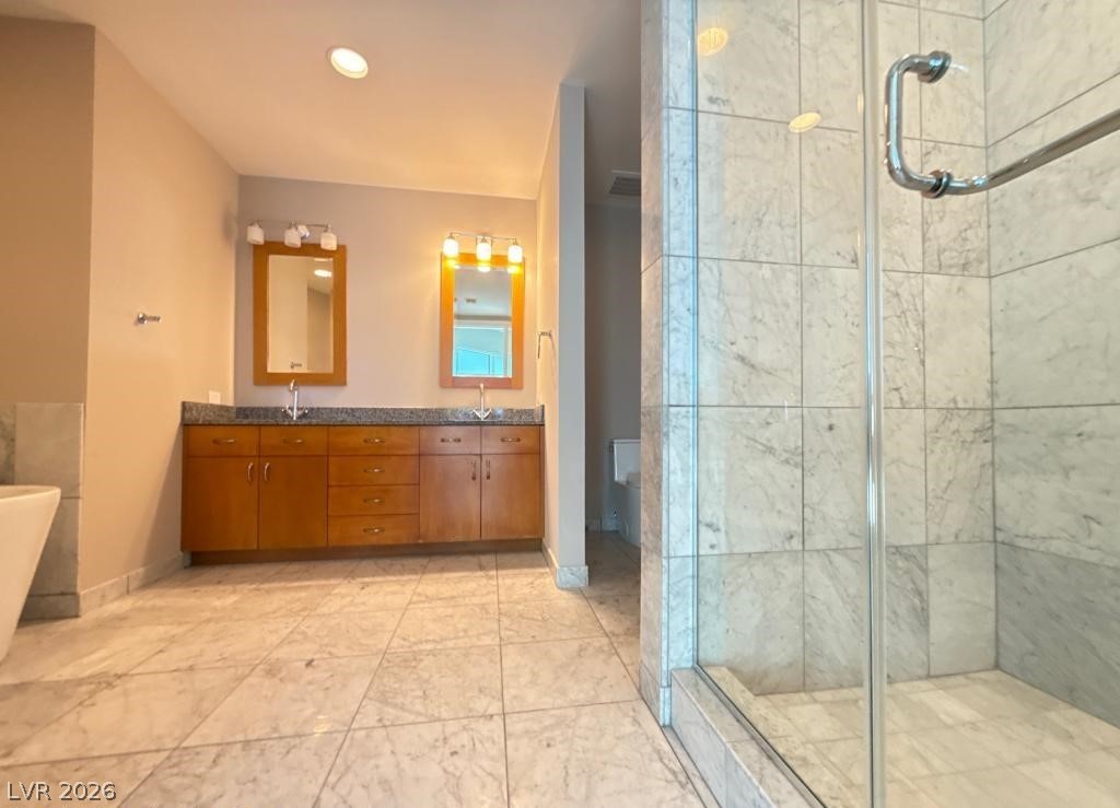 Photo 13 of 15, 4525 Dean Martin Drive #2704
