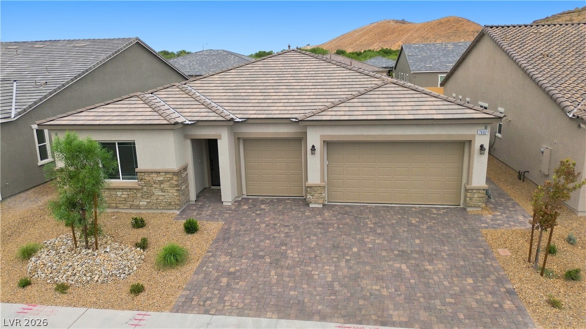 Photo 2 of 7662 Desert Bleu Court