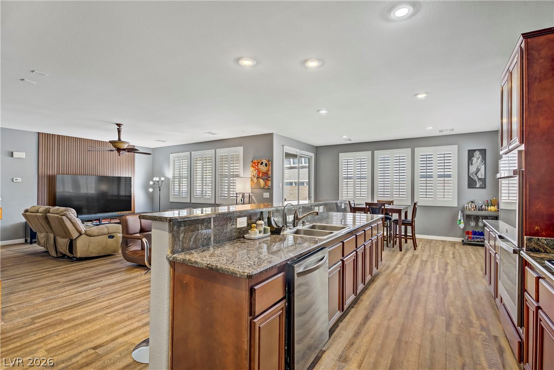 6908 Fox Sparrow Court, North Las Vegas 89084