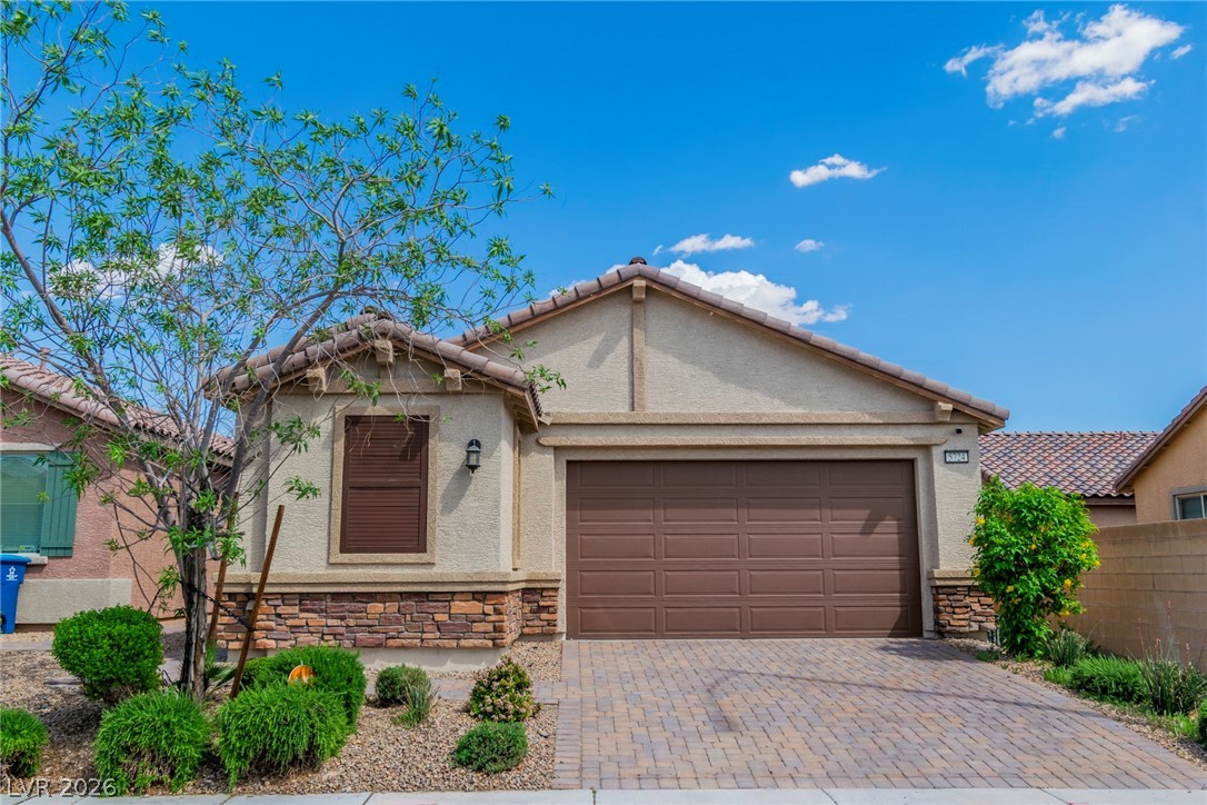 5724 Saltrock Grove Street, North Las Vegas 89081