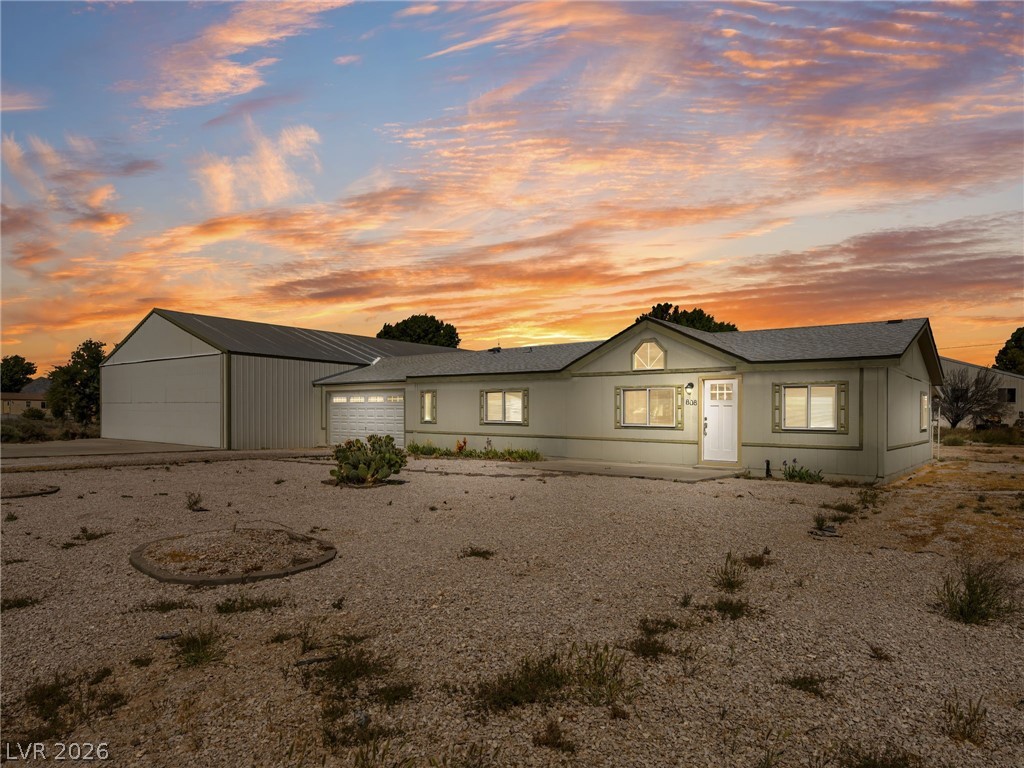 Photo 3 of 808 Skyhawk Avenue