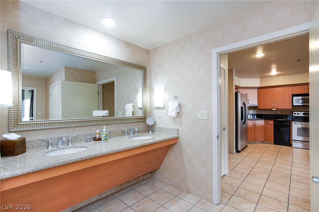 Photo 17 of 56, 211 E Flamingo Road #1018