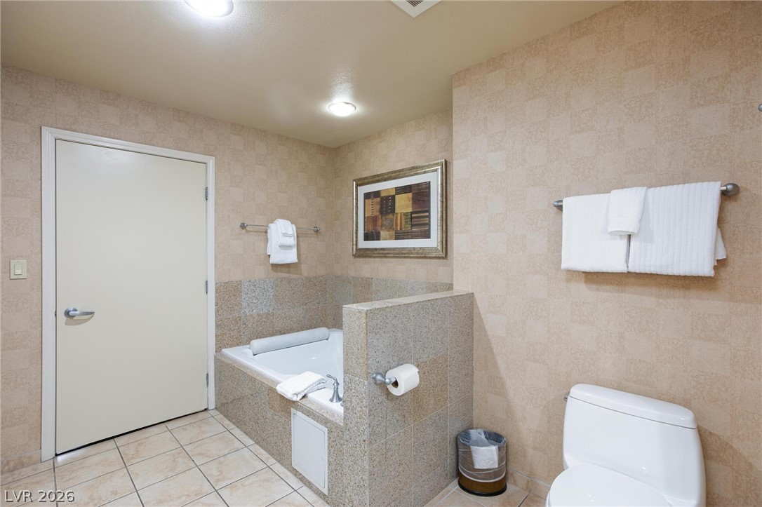 Photo 22 of 56, 211 E Flamingo Road #1018