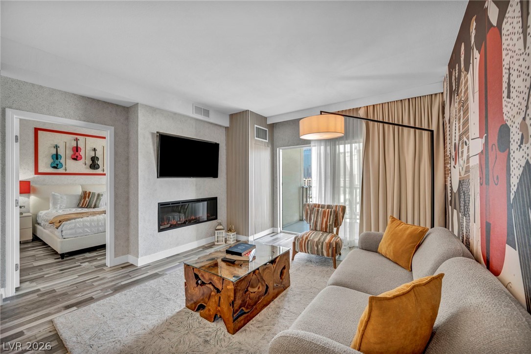 Photo 3 of 211 E Flamingo Road #1103