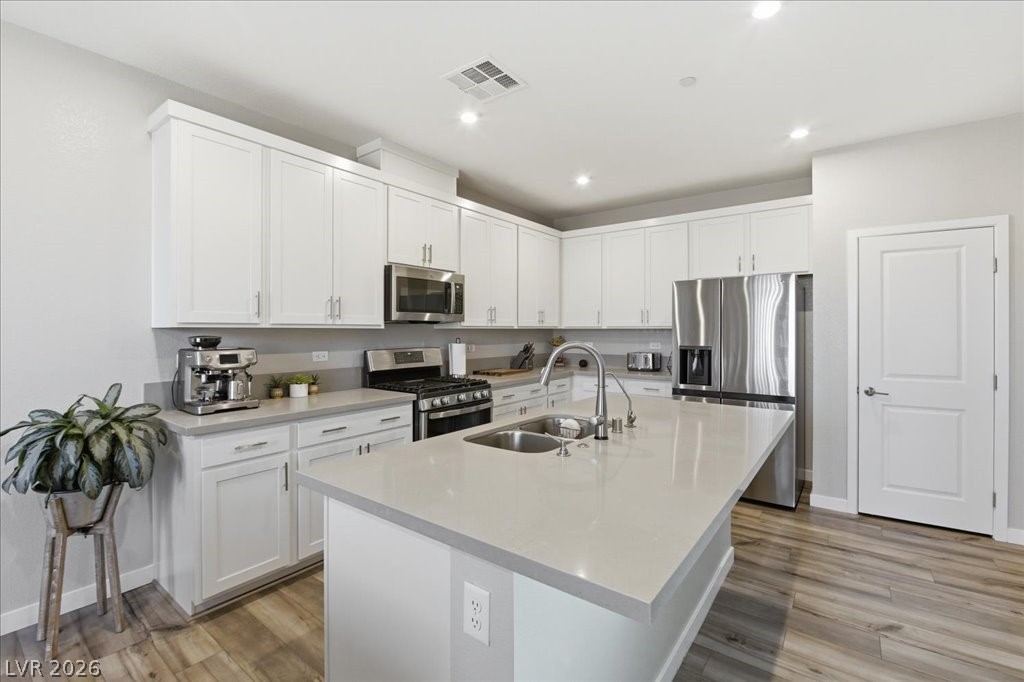 Photo 8 of 34, 2555 Campaldo Street