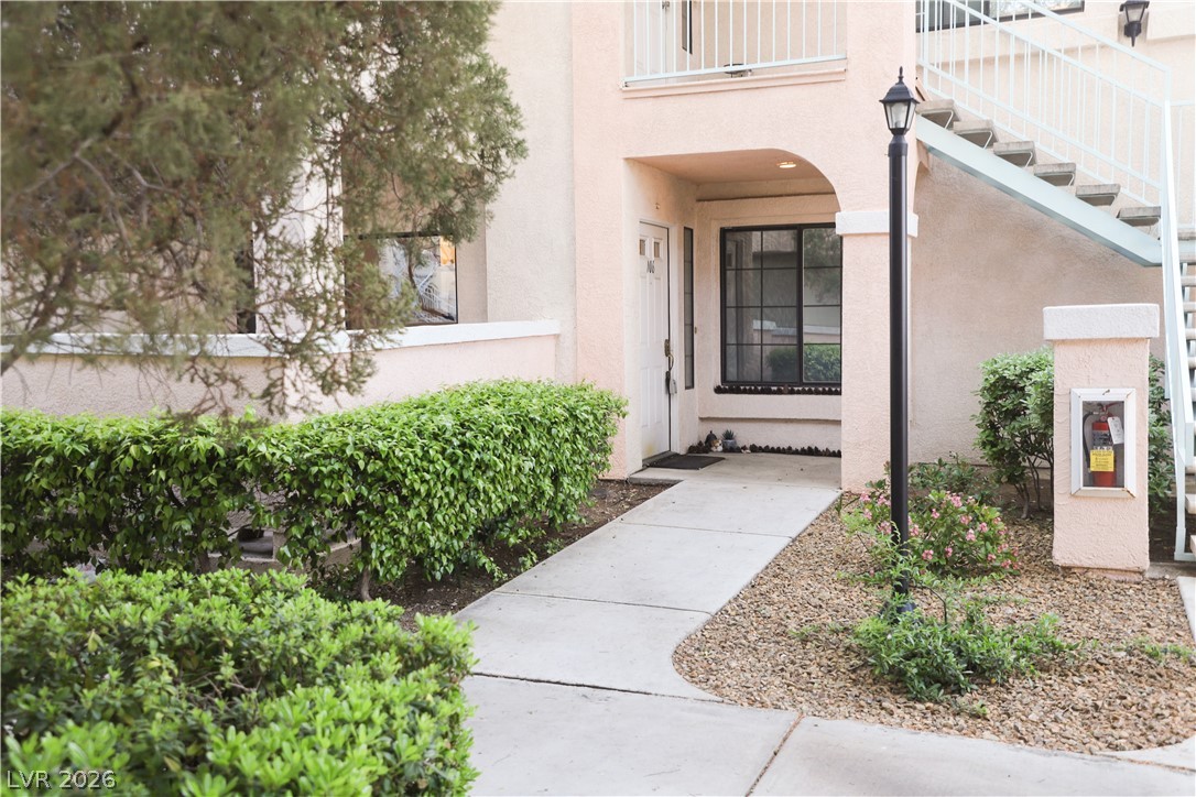 Photo 2 of 4861 S Torrey Pines Drive #106