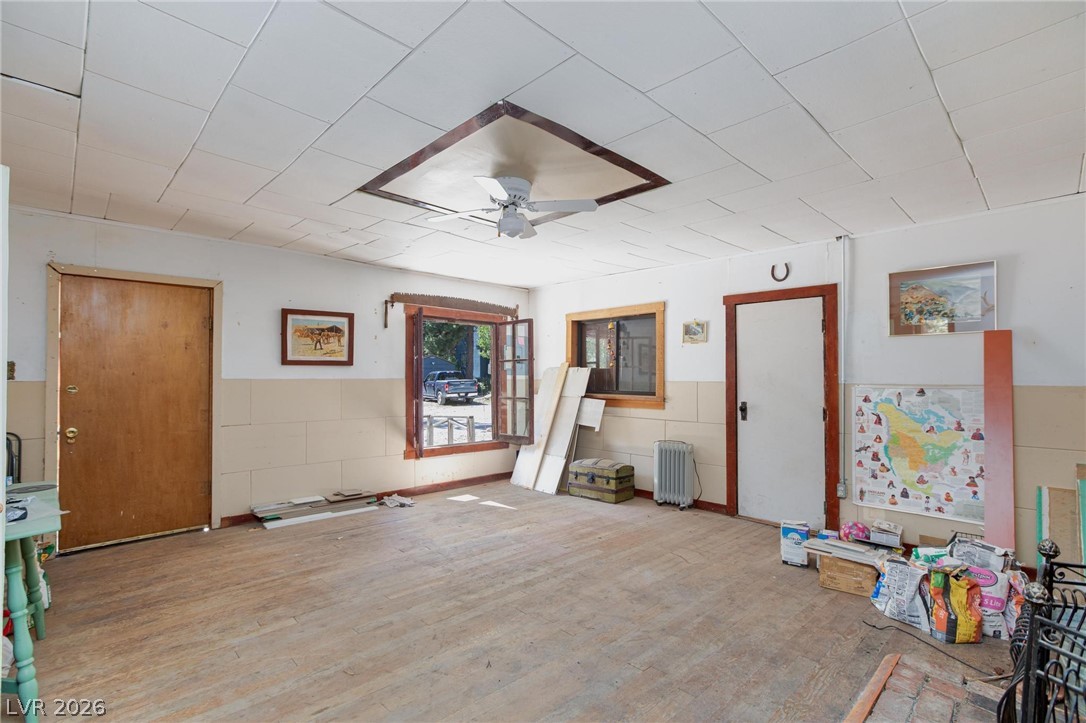 Photo 4 of 4430 Aspen Avenue