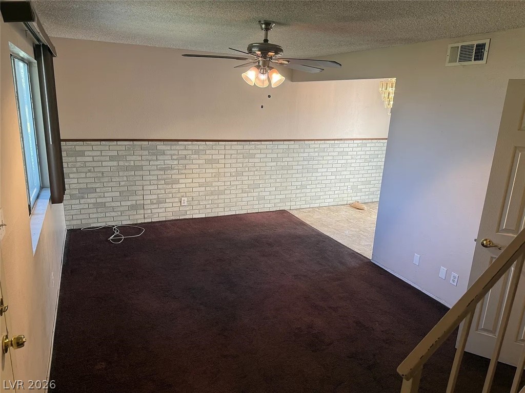 Photo 3 of 4914 Larkspur Street