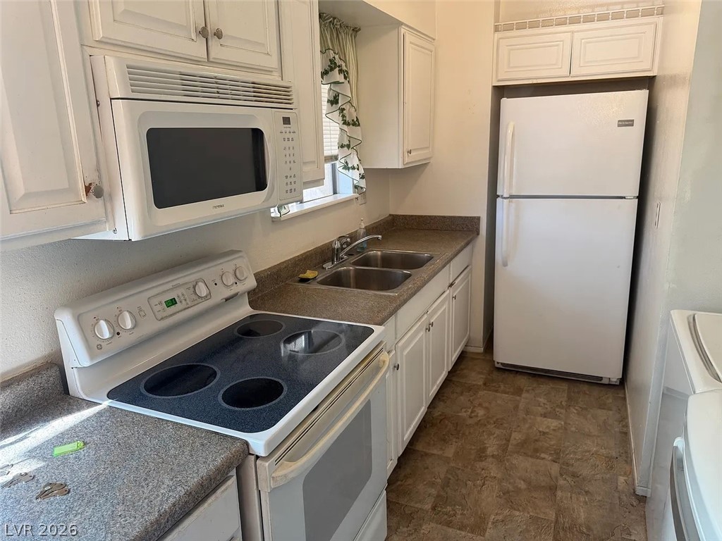 Photo 5 of 4914 Larkspur Street