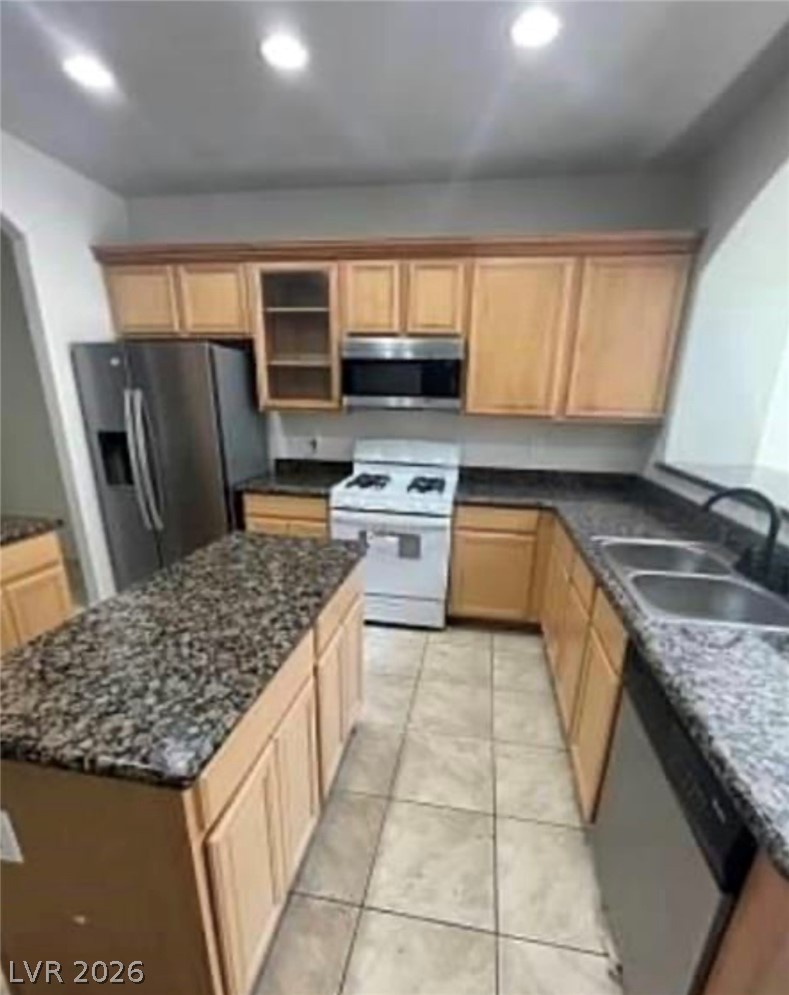 Photo 4 of 1209 Equator Avenue