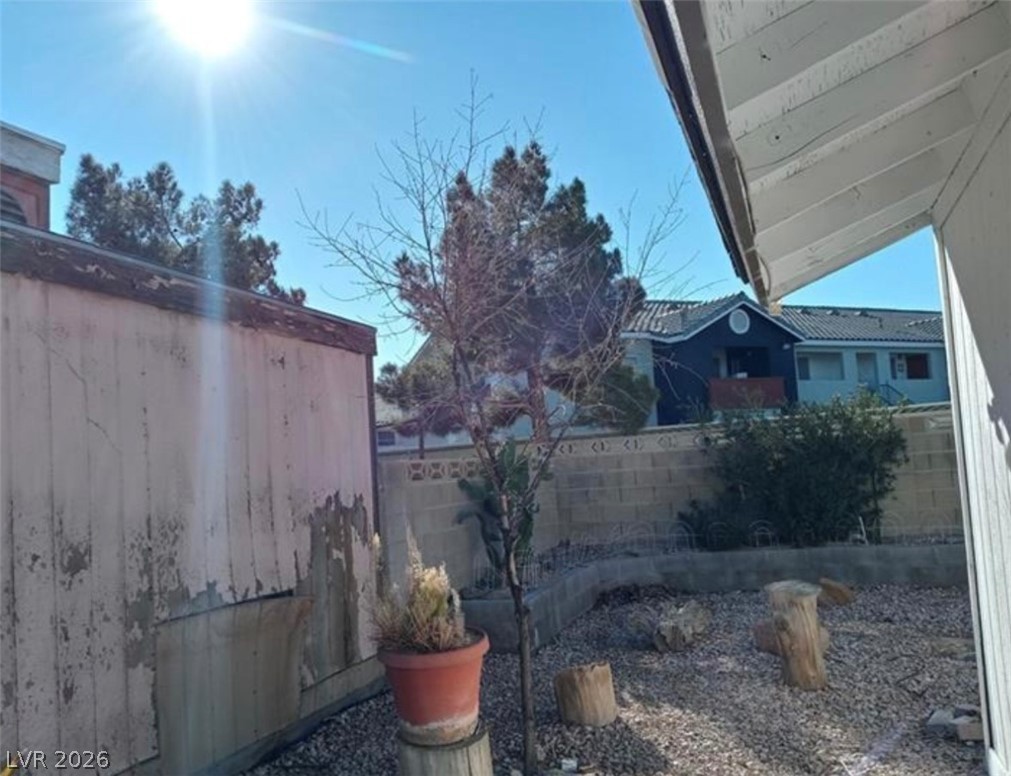 Photo 14 of 18, 6227 Don Gaspar Avenue