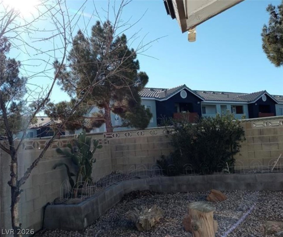 Photo 15 of 18, 6227 Don Gaspar Avenue