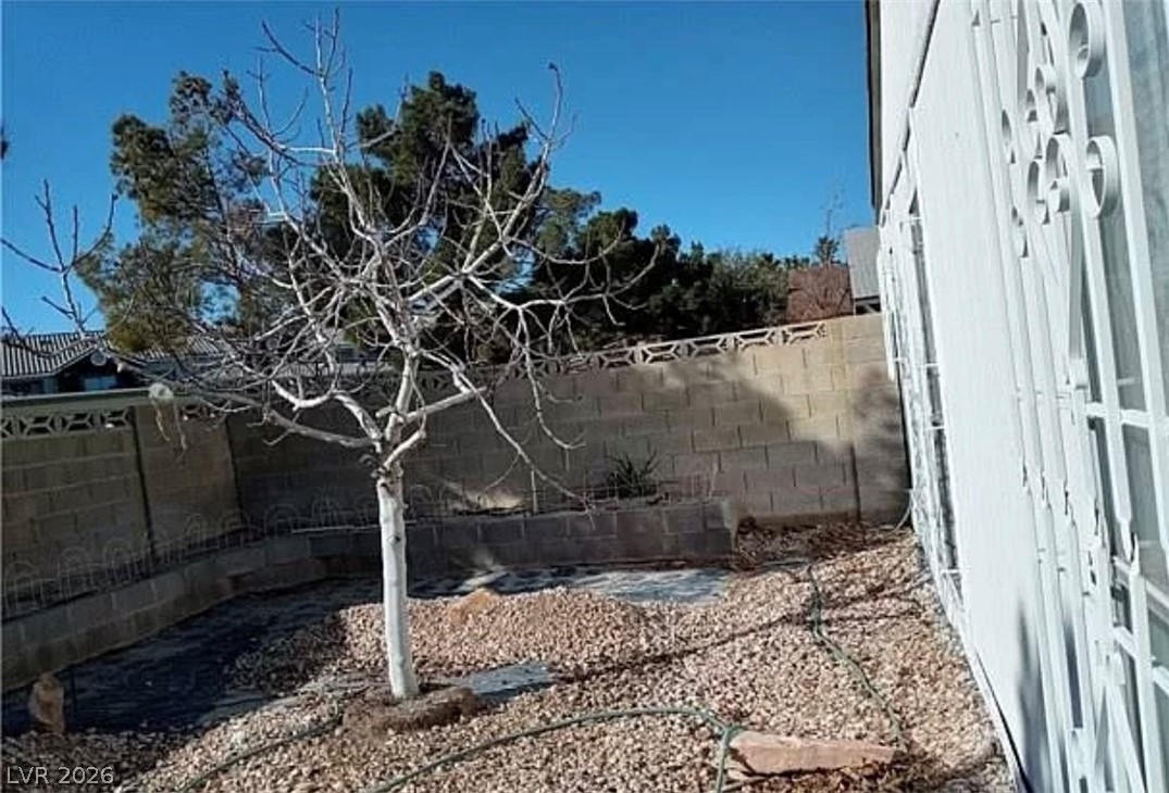 Photo 17 of 18, 6227 Don Gaspar Avenue