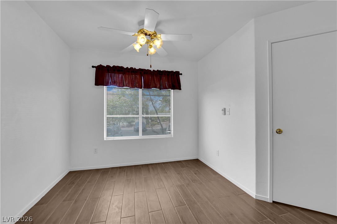 Photo 11 of 35, 698 S Racetrack Road #1411