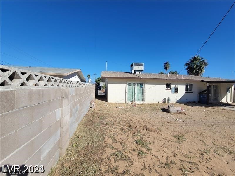 Photo 7 of 40, 4321 El Conlon Avenue