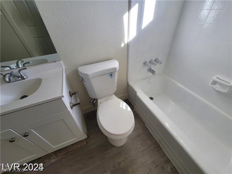 Photo 33 of 40, 4321 El Conlon Avenue