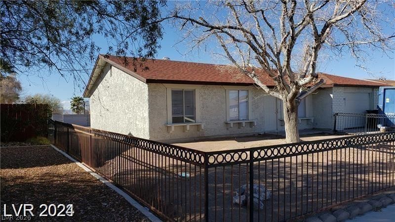 Photo 3 of 915 MAJOR Avenue