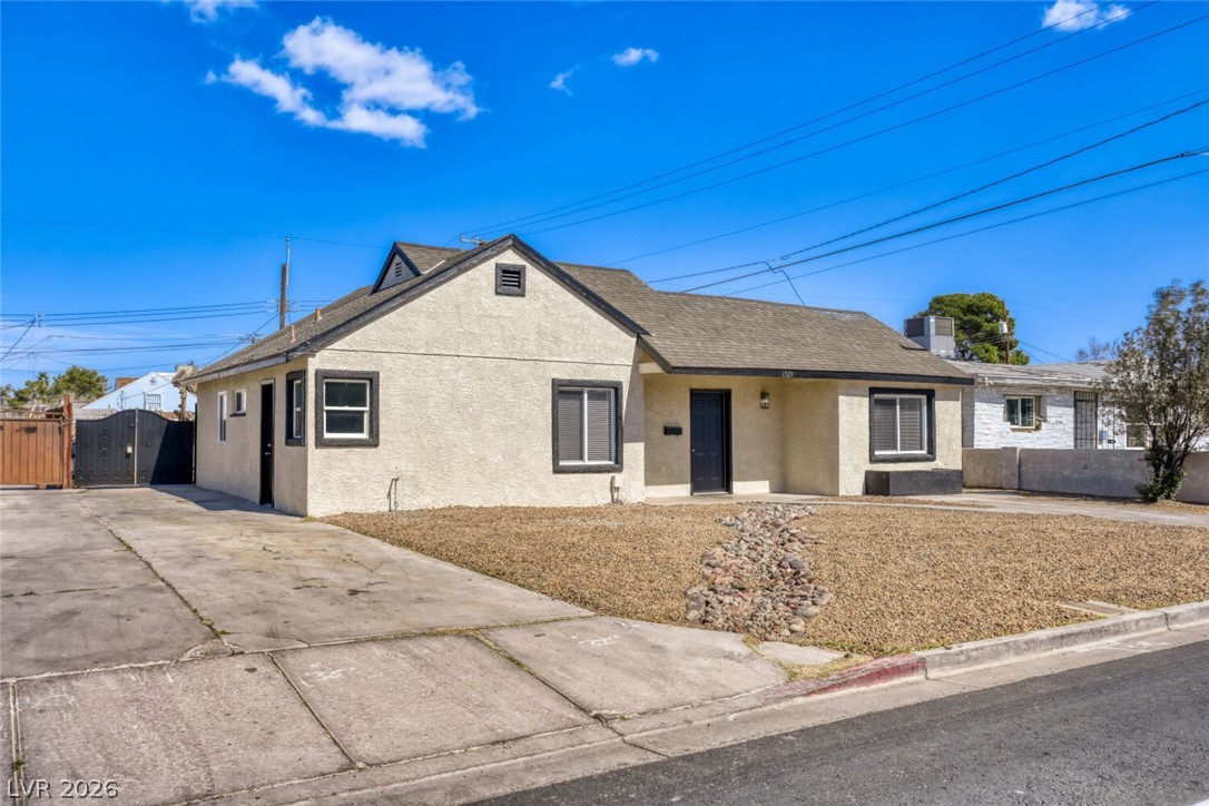 Photo 2 of 1325 E Oakey Boulevard