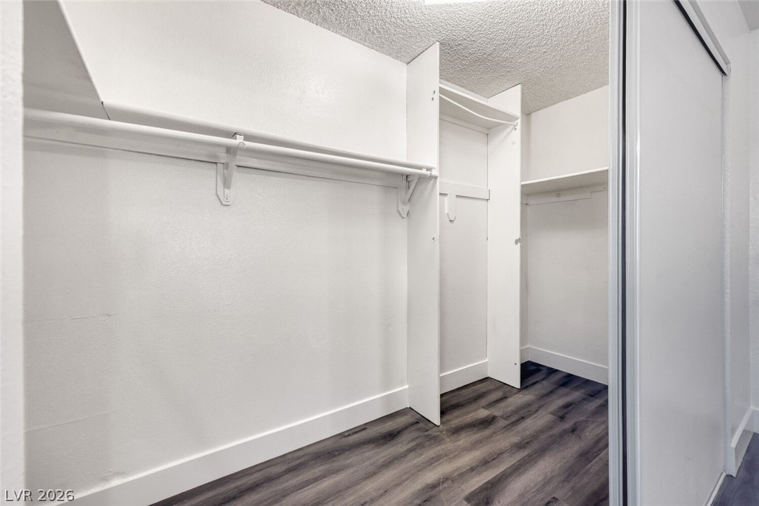 Photo 13 of 22, 1325 E Oakey Boulevard