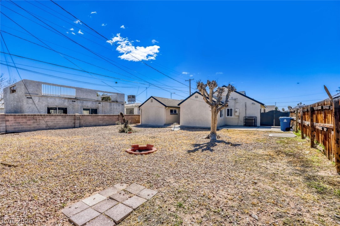 Photo 22 of 22, 1325 E Oakey Boulevard