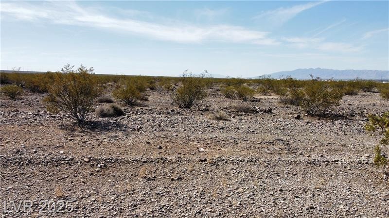 Photo 2 of 1501 E Saguaro Drive