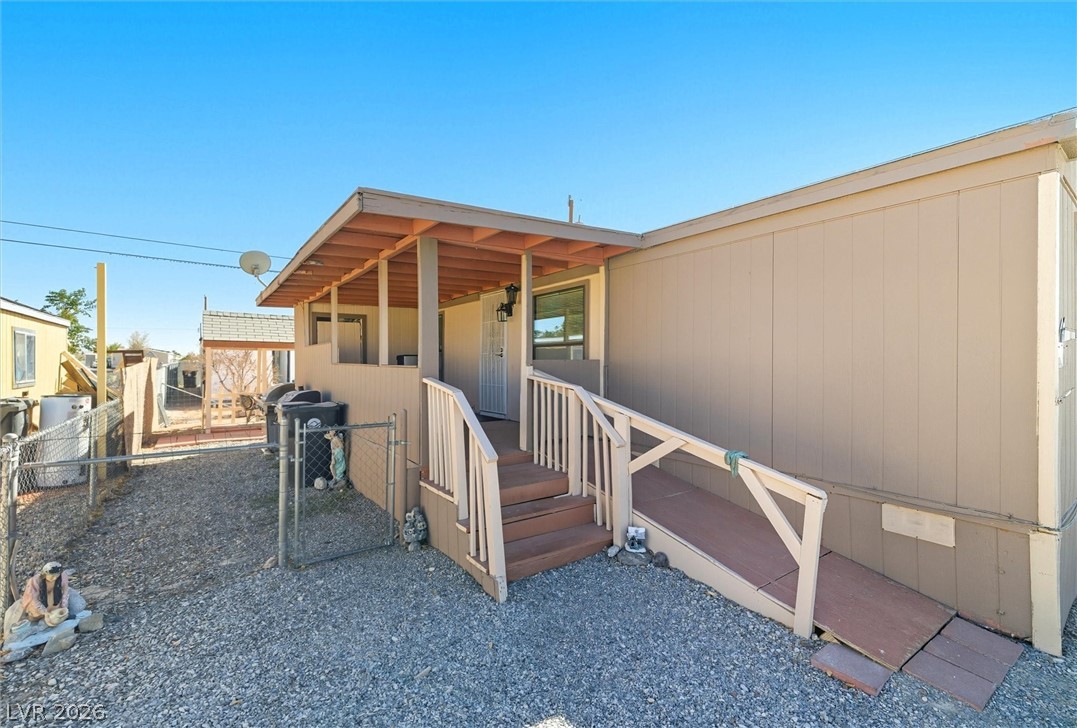 Photo 2 of 261 W Kite Street