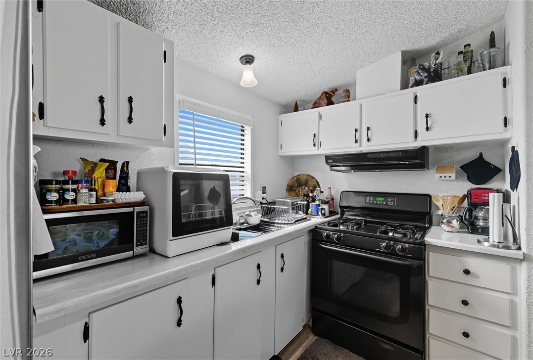 Photo 8 of 27, 261 W Kite Street