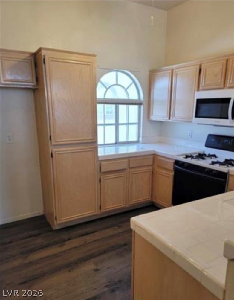 Photo 7 of 30, 3125 N Buffalo Drive #2104