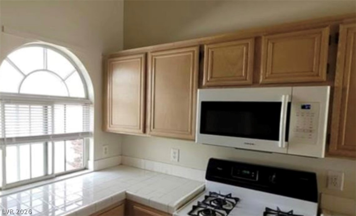 Photo 9 of 30, 3125 N Buffalo Drive #2104