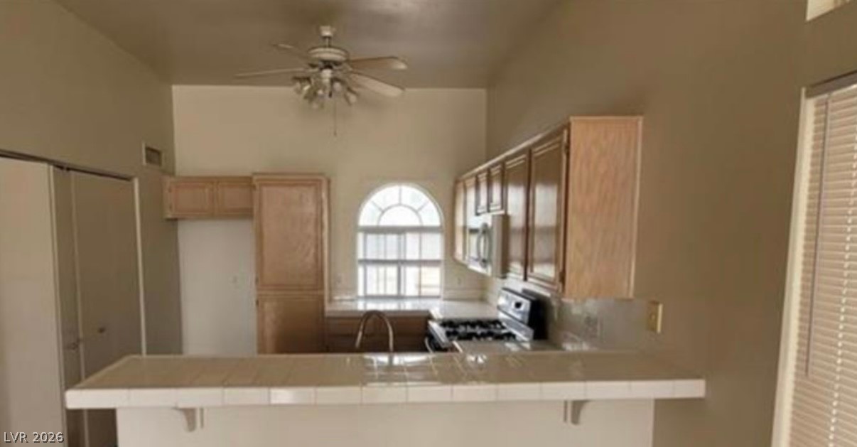 Photo 17 of 30, 3125 N Buffalo Drive #2104