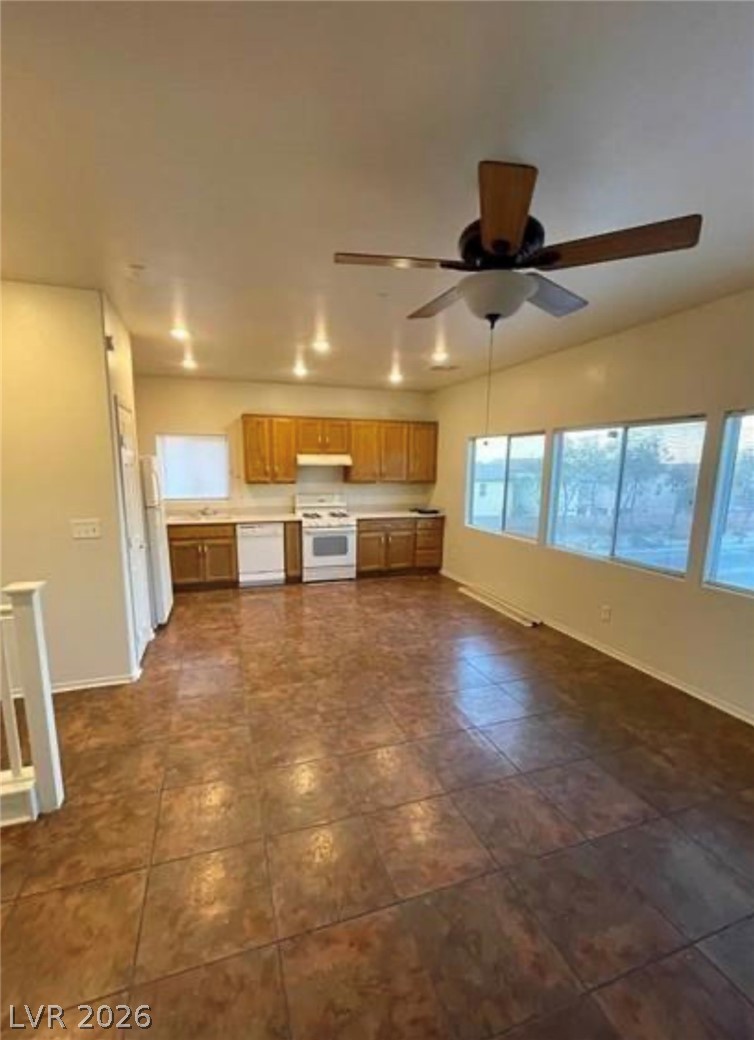 Photo 10 of 60, 9402 Crimson Sky Street