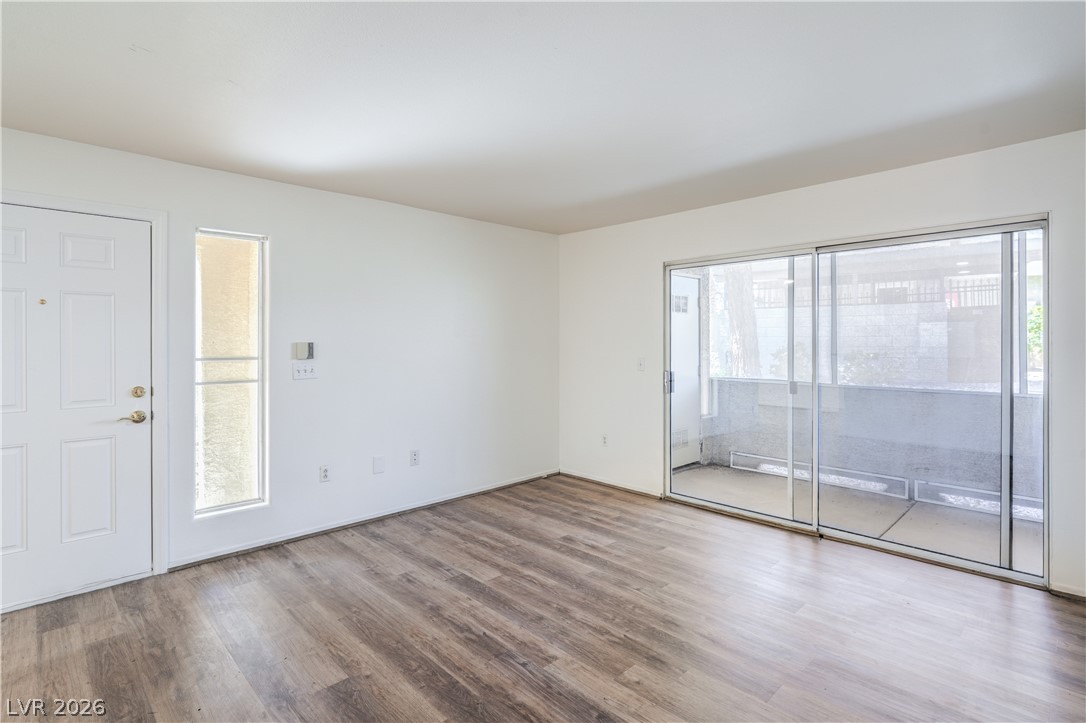 Photo 10 of 26, 5710 E Tropicana Avenue #1017