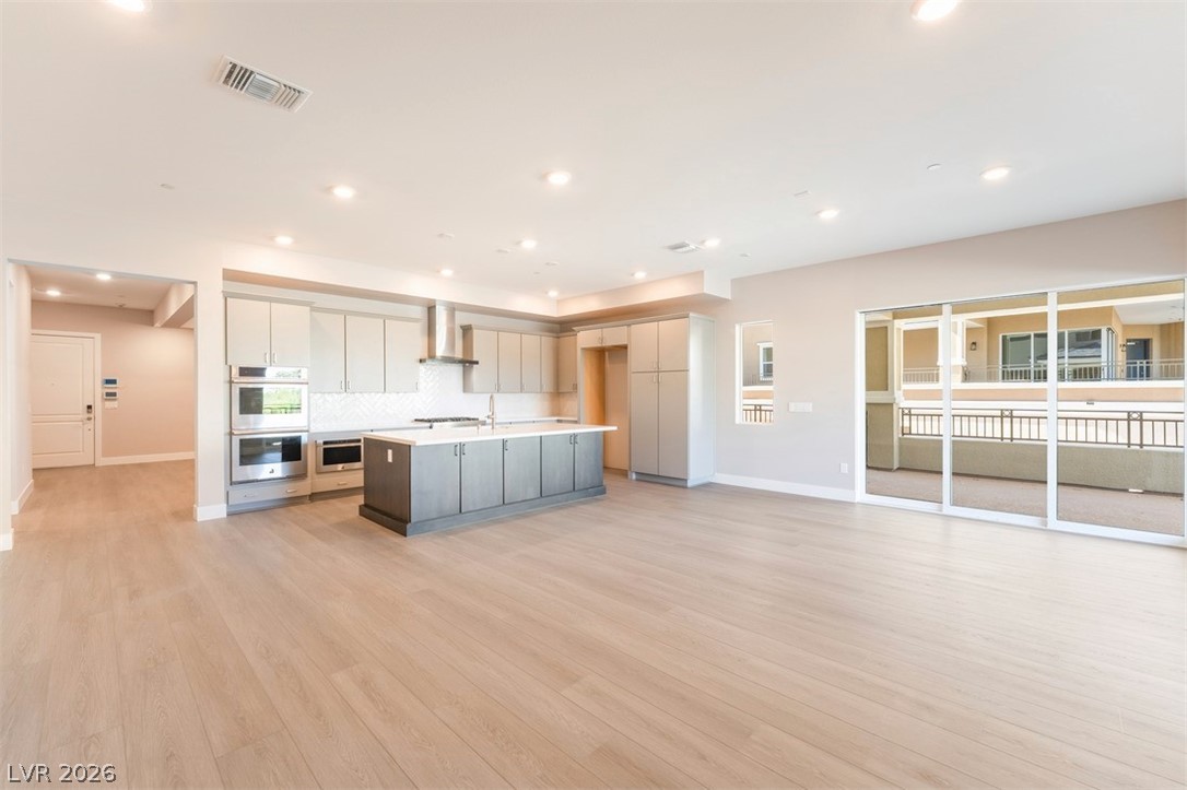 Photo 4 of 9128 Las Manaitas Avenue #201