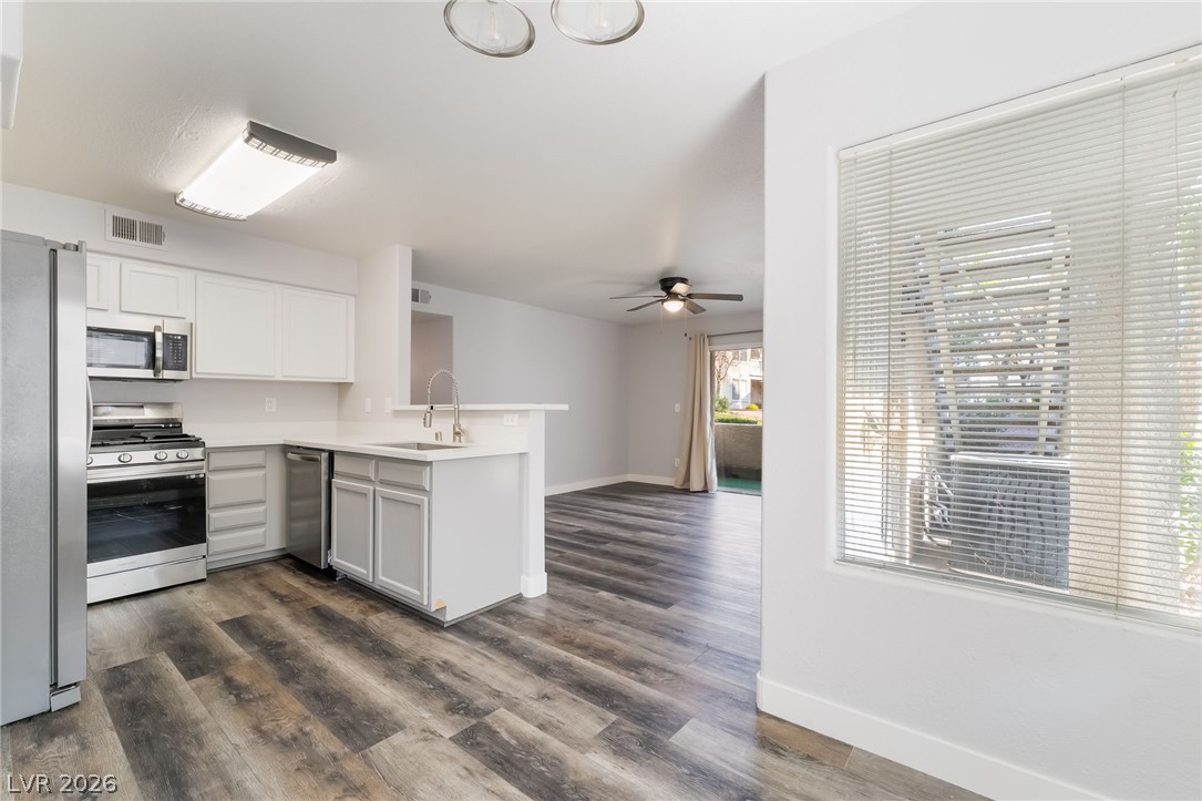 Photo 11 of 35, 3160 Tarpon Drive #102