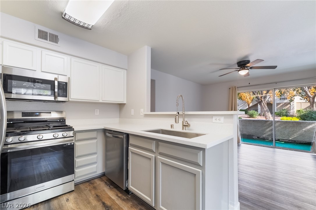 Photo 12 of 35, 3160 Tarpon Drive #102