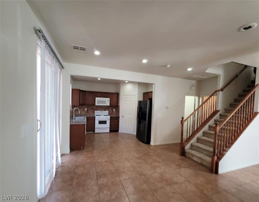 Photo 7 of 72, 5445 Indian Cedar Drive